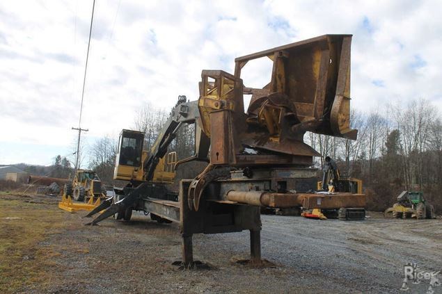 2005 Tigercat 240B Log Loader